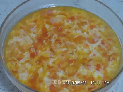 Tomatoes, eggnut soup