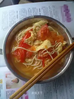 Tomato egg noodles