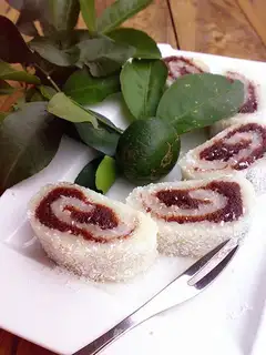 The cranberry donkey rolls