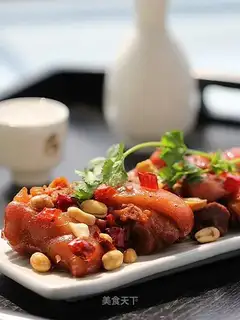 Spicy pig hands
