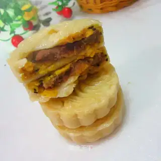 Bean saloon pie