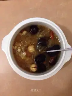 Delicious silver ear soup