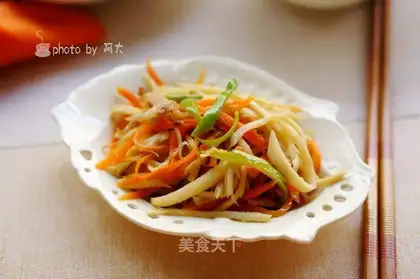 ♪ White carrots and fried meat ♪