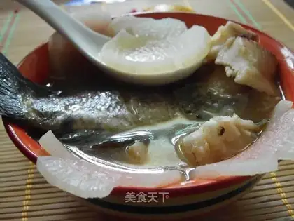 Black fish and radish turn around