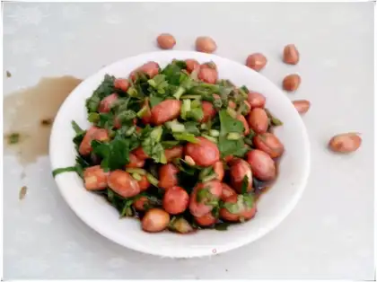 Old vinegar peanuts