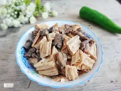 Roast legs and rotting bamboo