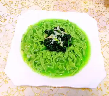 Emerald spinach noodles