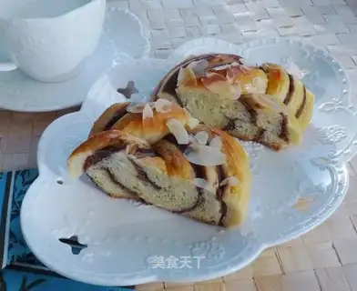 Cheese bean saloon bread