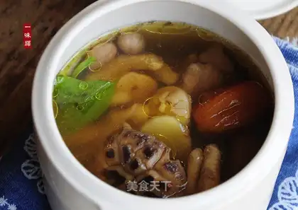Plumbing peanut rice chicken foot soup