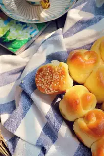 Honey-cream bread