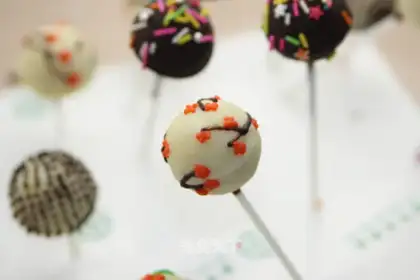 Lollipop cake