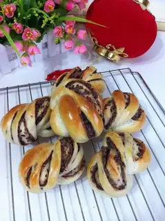 Bean and sand roll bread