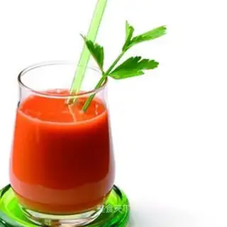 Apple carrots, ginger juice