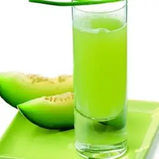 Sweet melon celery ginger juice