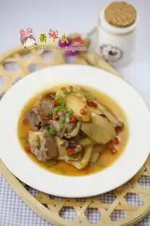 Pour almond mushrooms