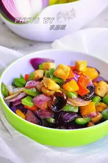 Five-coloured chicken