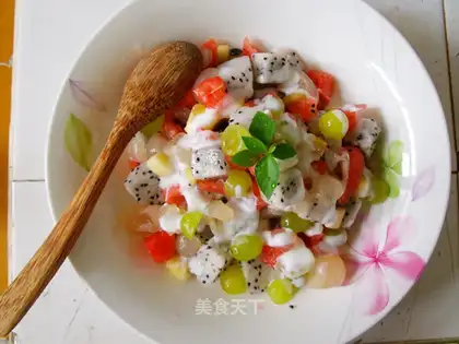Yogurt fruit salad
