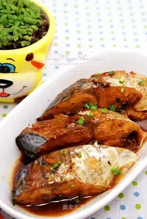Red-burned mackerel