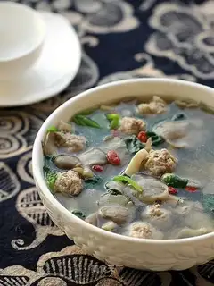 Spinach mushroom ostrich soup