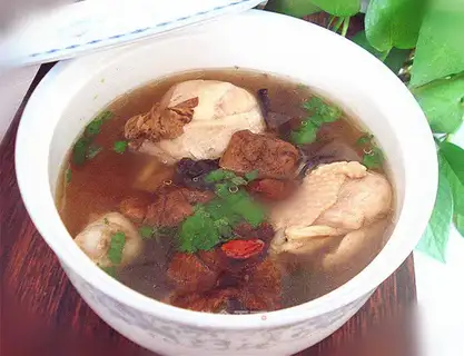 Fung chicken leg soup