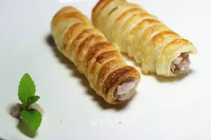 Creamberry cranberry cranberry twig
