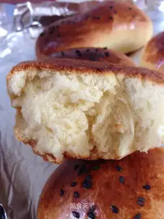 New hands are pure hand bread
