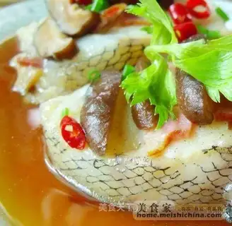 Steamed cod with mushroom bacon