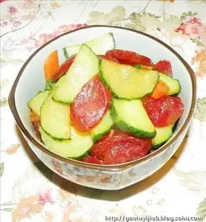 stir-fried sausage with cucumber