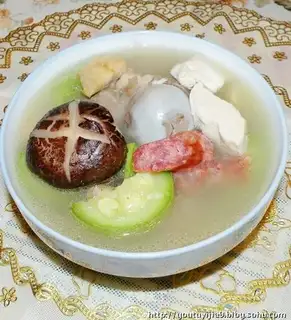 Frozen tofu soup with preserved pork bones