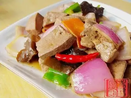 Fried pork liver with onion