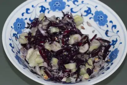 stir-fried purple cabbage with meat
