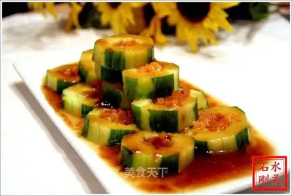 Steamed cucumber with salted eggs