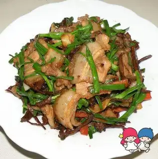 stir-fried pork with tea tree mushroom