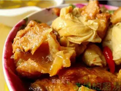 Braised pork ribs with thousands of slices of knots