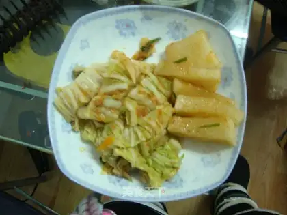 Spicy cabbage. kimchi