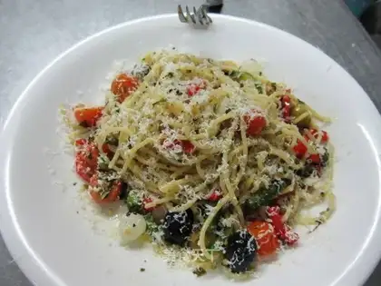 spaghetti with basil sauce