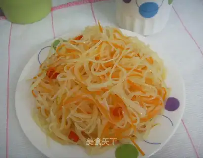 Cut shredded potatoes skillfully