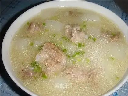 Radish pork ribs soup