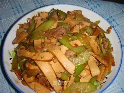Celery dried pork shredded