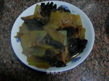 Stewed pork slices with fungus and white gourd