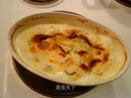Grilled salmon with cream