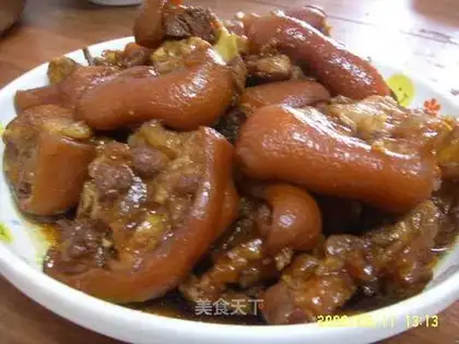 braised pork trotters