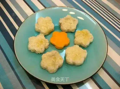 Plum blossom bean paste glutinous rice dumplings