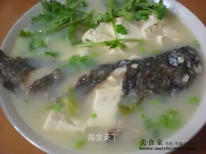 Stewed tofu with blackhead fish