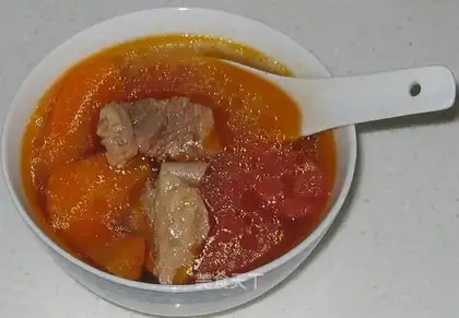 Tomato beef soup