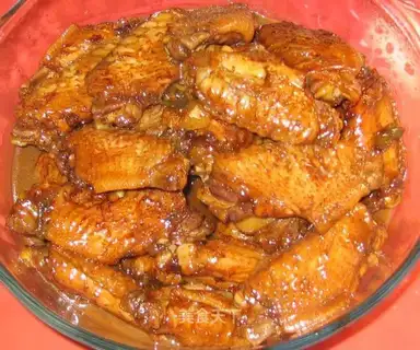 Braised chicken wings