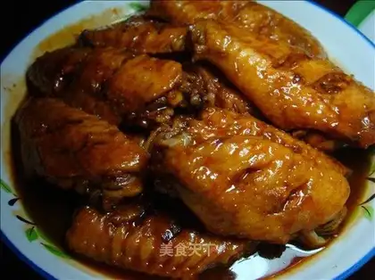Braised chicken wings