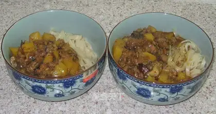 Mutton noodles with minced meat
