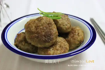 Beef lotus root cakes