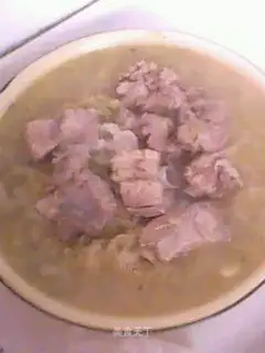 Stewed pork ribs with pickled cabbage